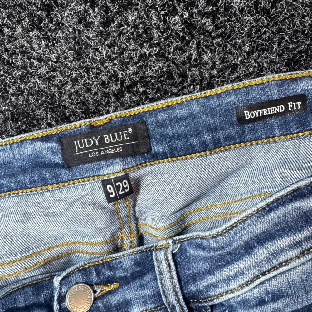 Judy Blue Boyfriend Fit Jeans Medium Wash Raw Hem JB82277MD Size 9/29